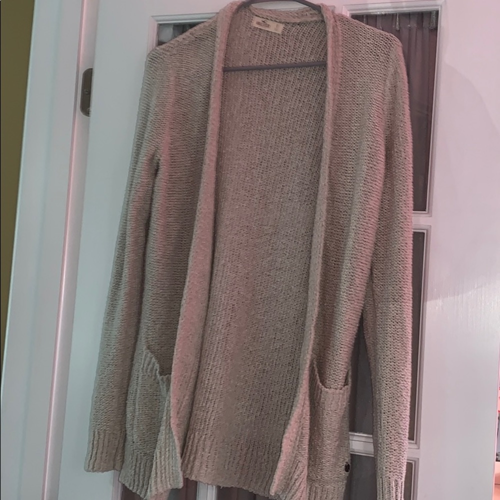 cream hollister cardigan!!!